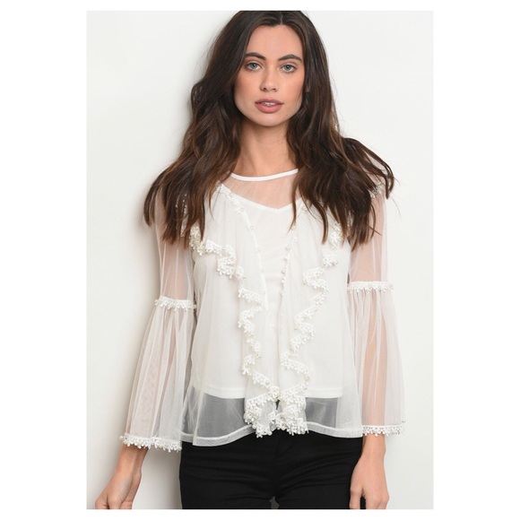 BEAUTIFUL LONG BELL SLEEVES - Picture 2 of 5